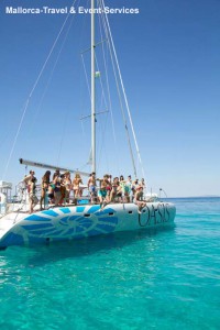 Katamaran Oasis auf hoher See Mallorca