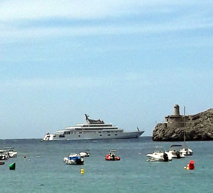 Megayachten vor Mallorca