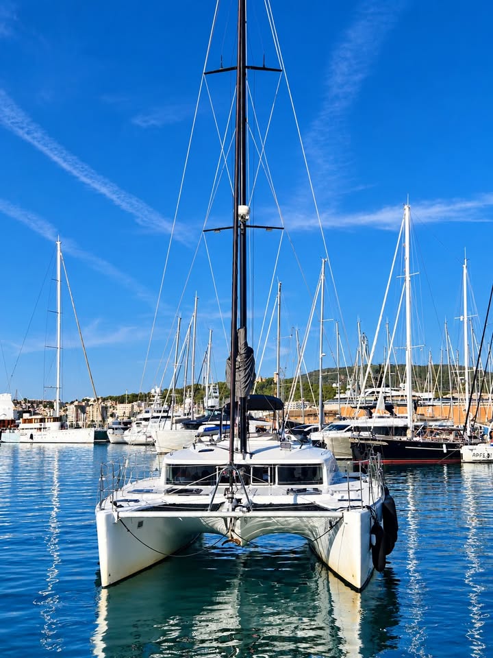 🇬🇧 version below Mallorca vom Wasser aus genießen! ☀️⛵️ Am vergangenen Samstag durften 9 Gäste…